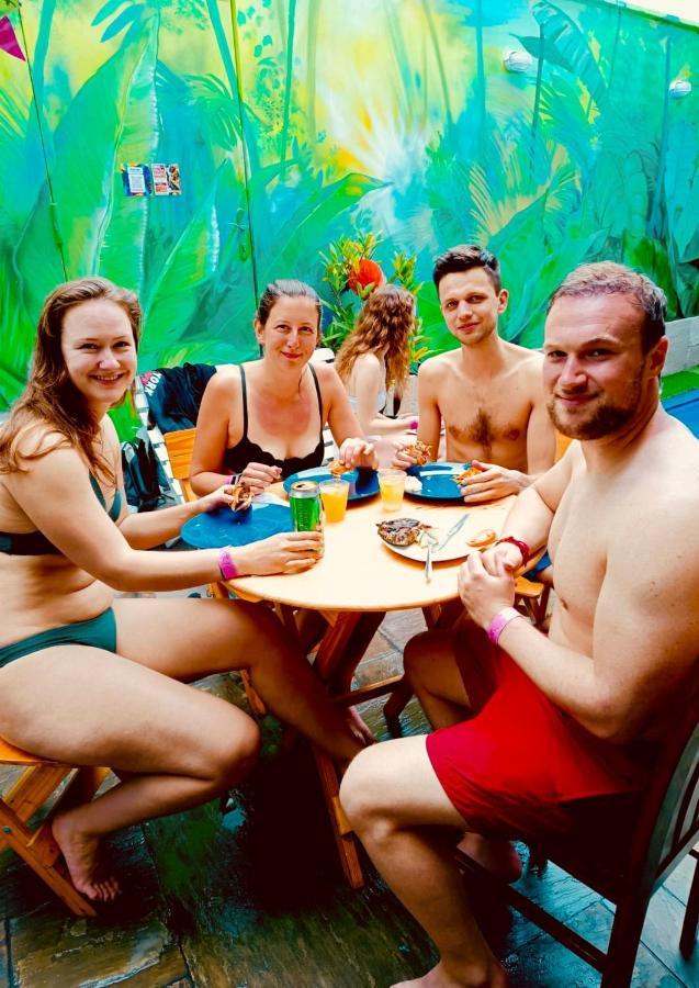 Rainbow Hostel Ліма Екстер'єр фото